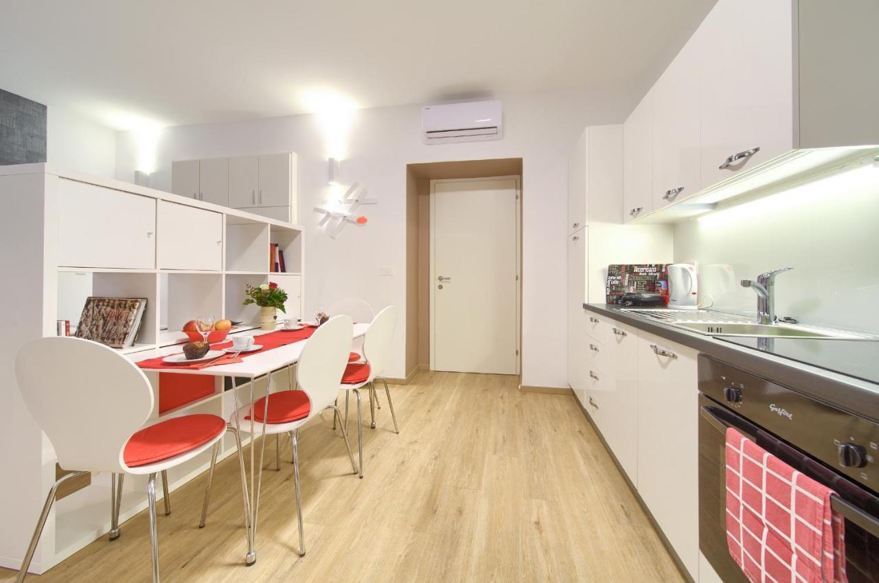 Logo Apartments 5 Min Walk To Main Square Zagreb Exterior foto