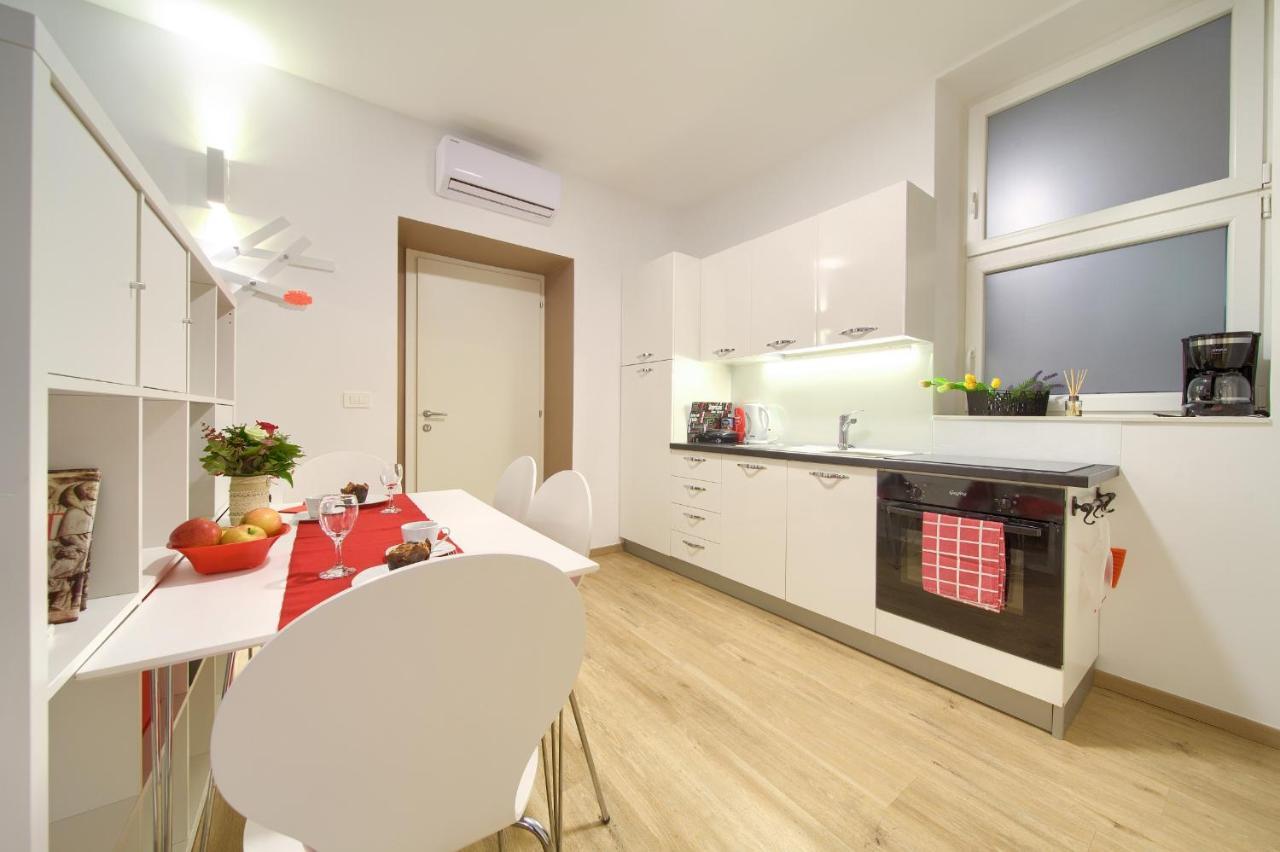 Logo Apartments 5 Min Walk To Main Square Zagreb Exterior foto